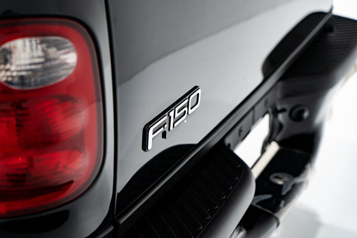 2000 Ford F-150 Harley Davidson Edition In Delivery Packaging Black Montreal - photo #5