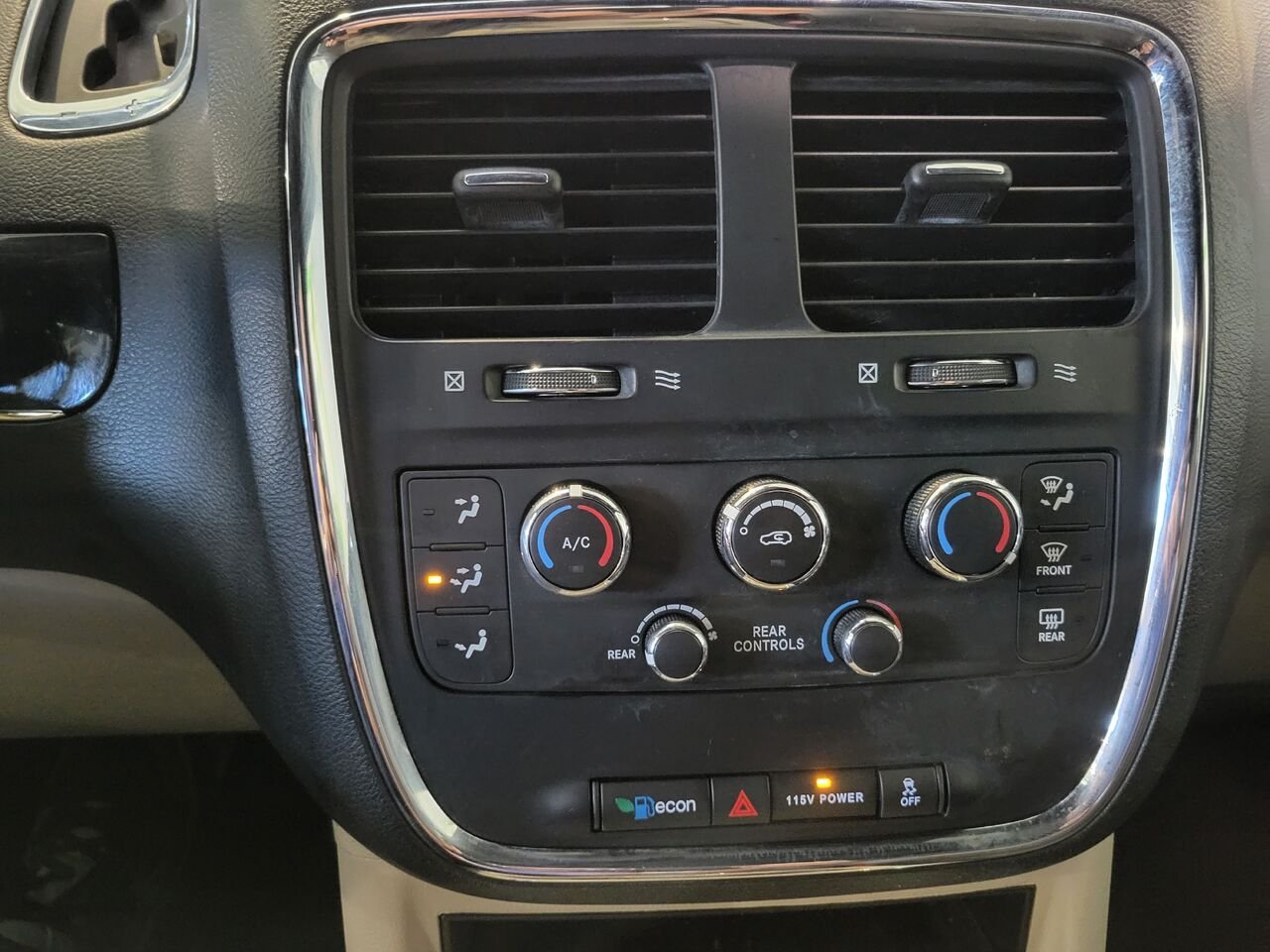 2019 Dodge Grand Caravan Silver  - photo #21