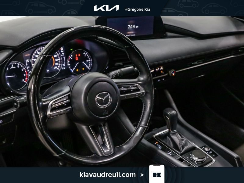 2021 Mazda 3 Red Saint-Eustache - photo #9