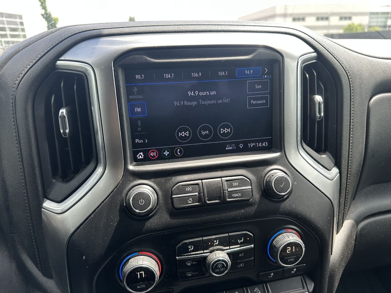 CHEVROLET SILVERADO K1500 RST RST cabine multiplace 4RM 157 po 2019 Bleu Ottawa & Gatineau - photo #7