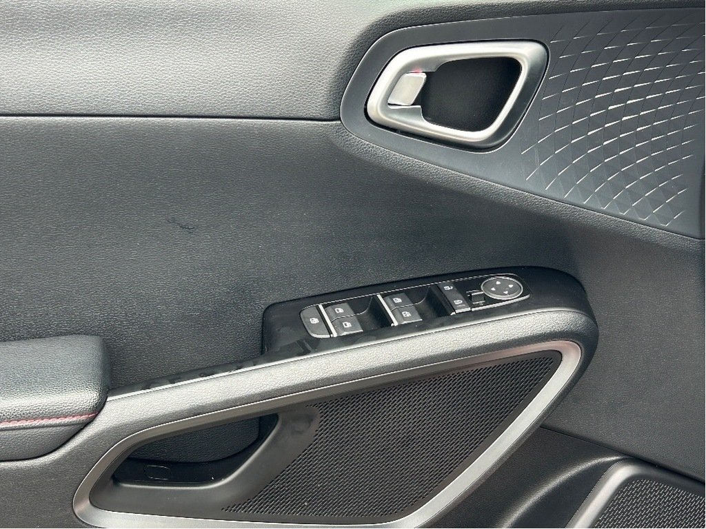 2020 Kia Soul White Gatineau - photo #10