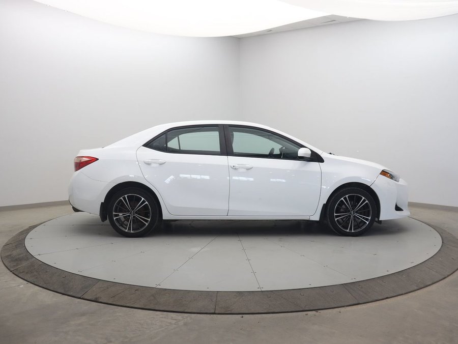 2018 Toyota Corolla 2018 White