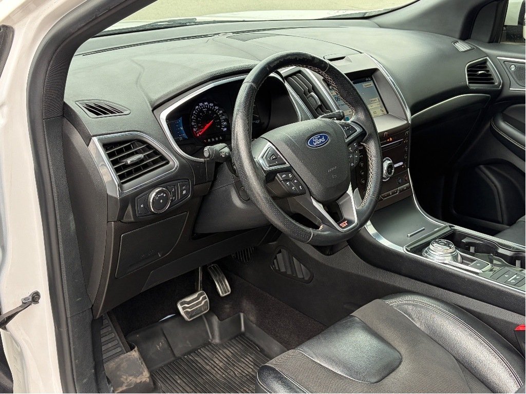 2019 Ford Edge ST White Gatineau - photo #10