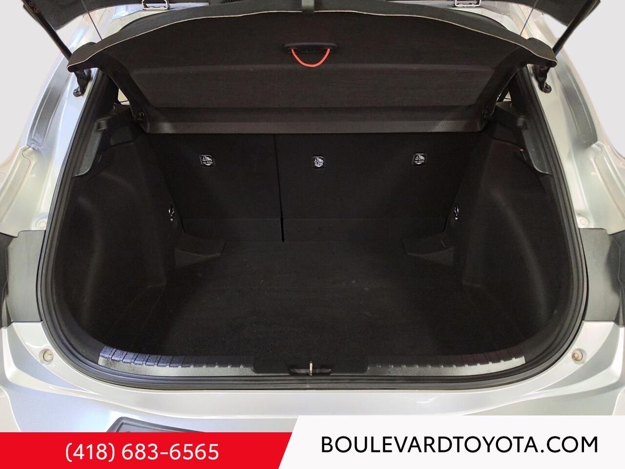 Toyota Corolla à hayon 100329A-17 | BASE 2021 Argent Québec - photo #17