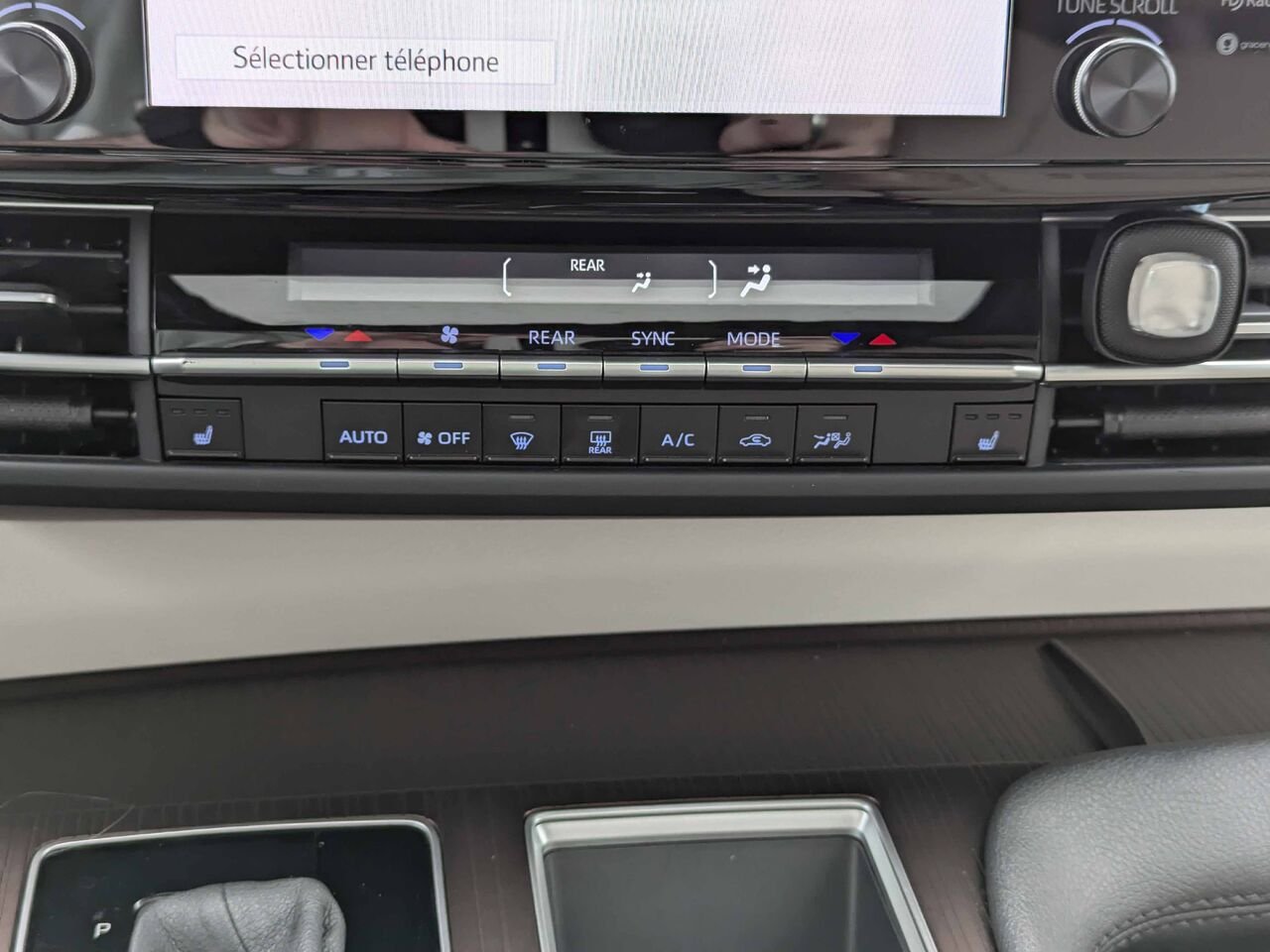 2024 Toyota Sienna 5TDGRKEC8RS203182 Wind Chill Pearl Sherbrooke - photo #12