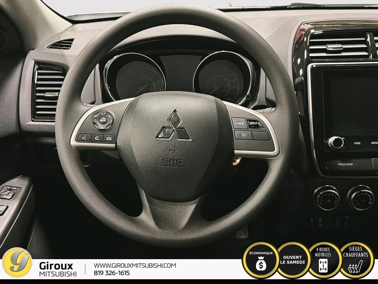 2025 Mitsubishi RVR White Sainte-Agathe-des-Monts - photo #12