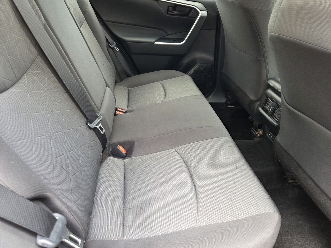 2022 Toyota RAV4 White Mont-Laurier - photo #12