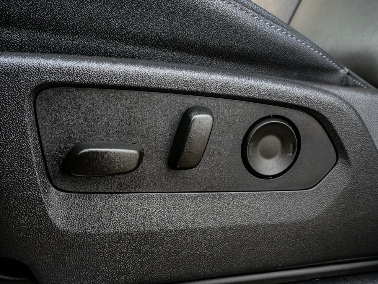 2024 GMC Sierra 1500 4WD Crew Cab 147 Elevation Black Sherwood Park - photo #17