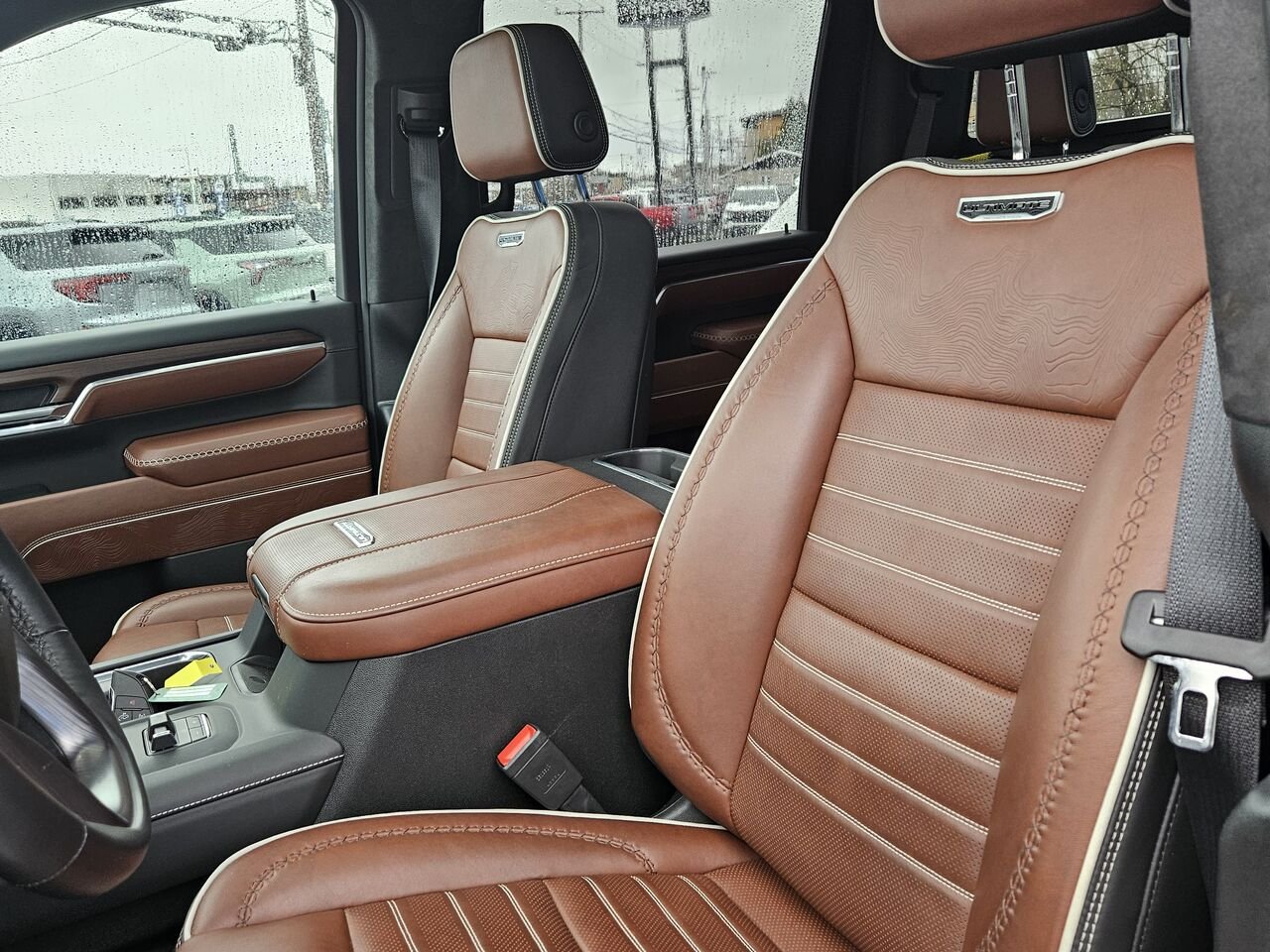 2025 GMC Sierra 3500HD Denali Ultimate cabine multiplace 4RM 172 po White Thetford Mines - photo #13