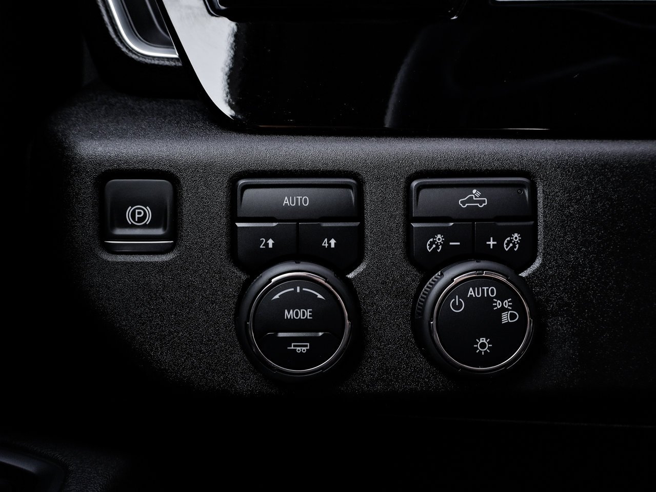 2025 Chevrolet Silverado 1500 4WD Crew Cab 147 LT White Sherwood Park - photo #17