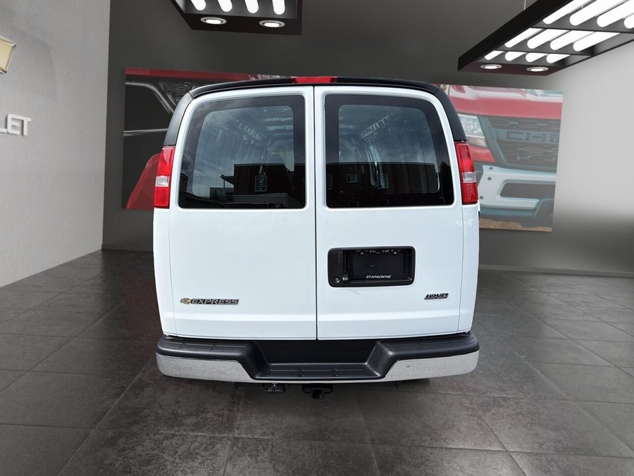 2026 Chevrolet Express Cargo Van 2026 SUMMIT WHITE