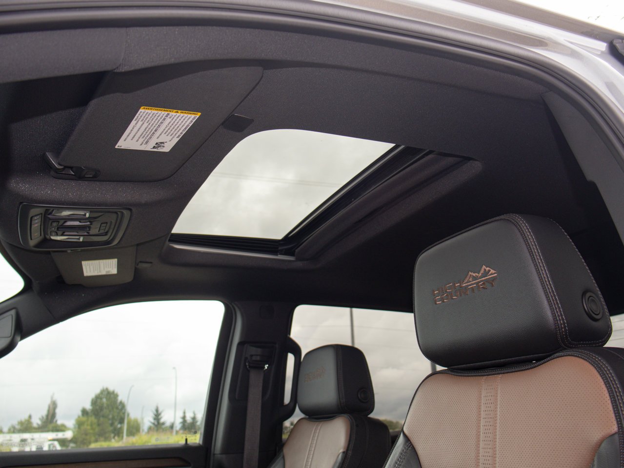2024 Chevrolet Silverado 1500 4WD Crew Cab 157 High Country Grey Sherwood Park - photo #19