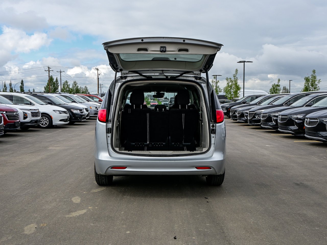 2023 Chrysler Grand Caravan SXT 2WD Grey Sherwood Park - photo #13