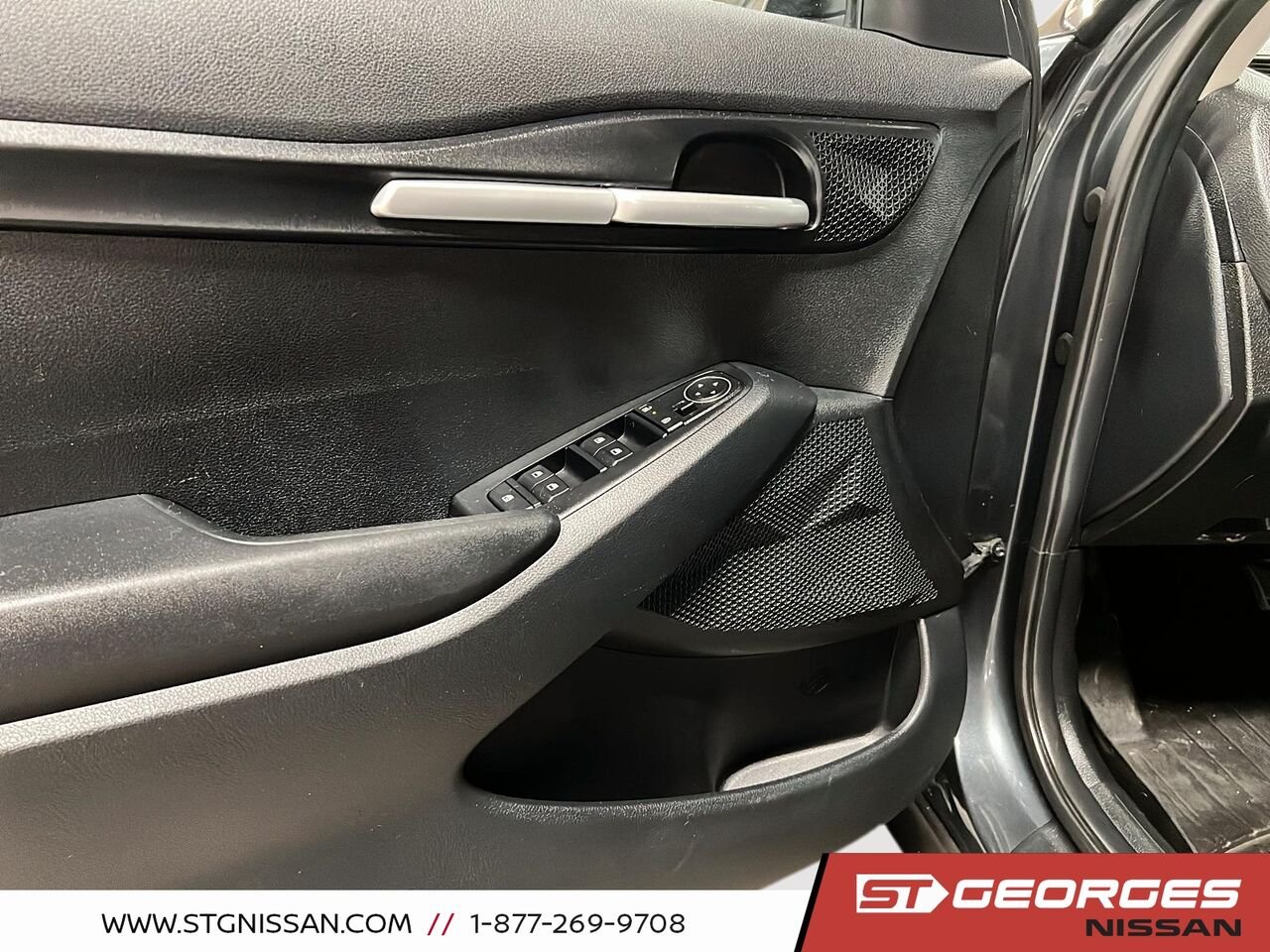 Kia Seltos 2024 Gris Saint-Georges - photo #10