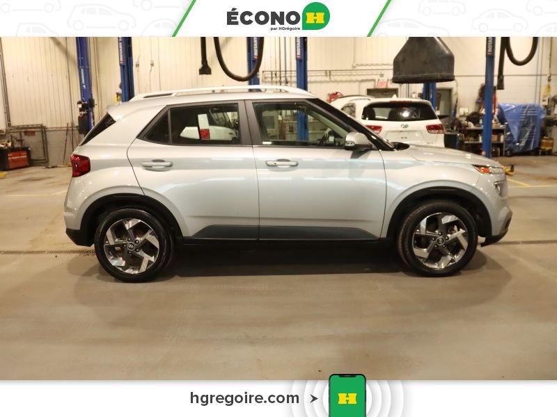 2021 Hyundai Venue Silver Laval - photo #8