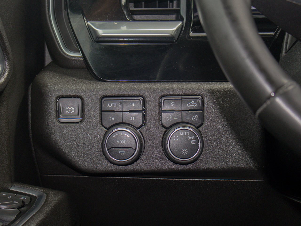 2024 Chevrolet Silverado 1500 4WD Crew Cab 147 LT White Sherwood Park - photo #19