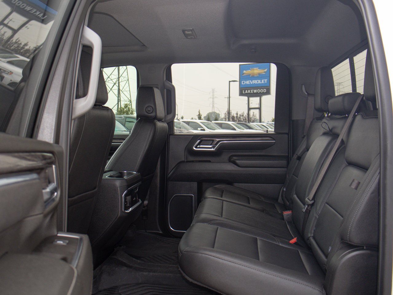 2025 Chevrolet Silverado 2500HD 4WD Crew Cab 159 LTZ White Sherwood Park - photo #36