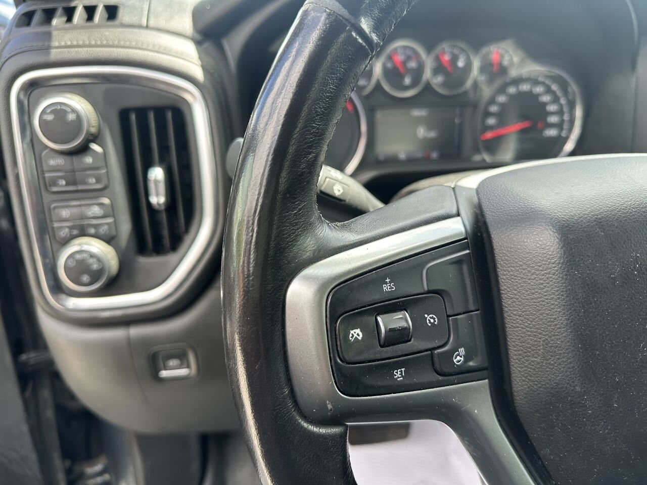 CHEVROLET SILVERADO K1500 RST RST cabine multiplace 4RM 157 po 2019 Bleu Ottawa & Gatineau - photo #6