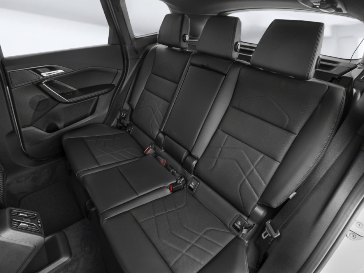 BMW X1 xDrive28i 2026 Argent cosmos métallisé Blainville - photo #11