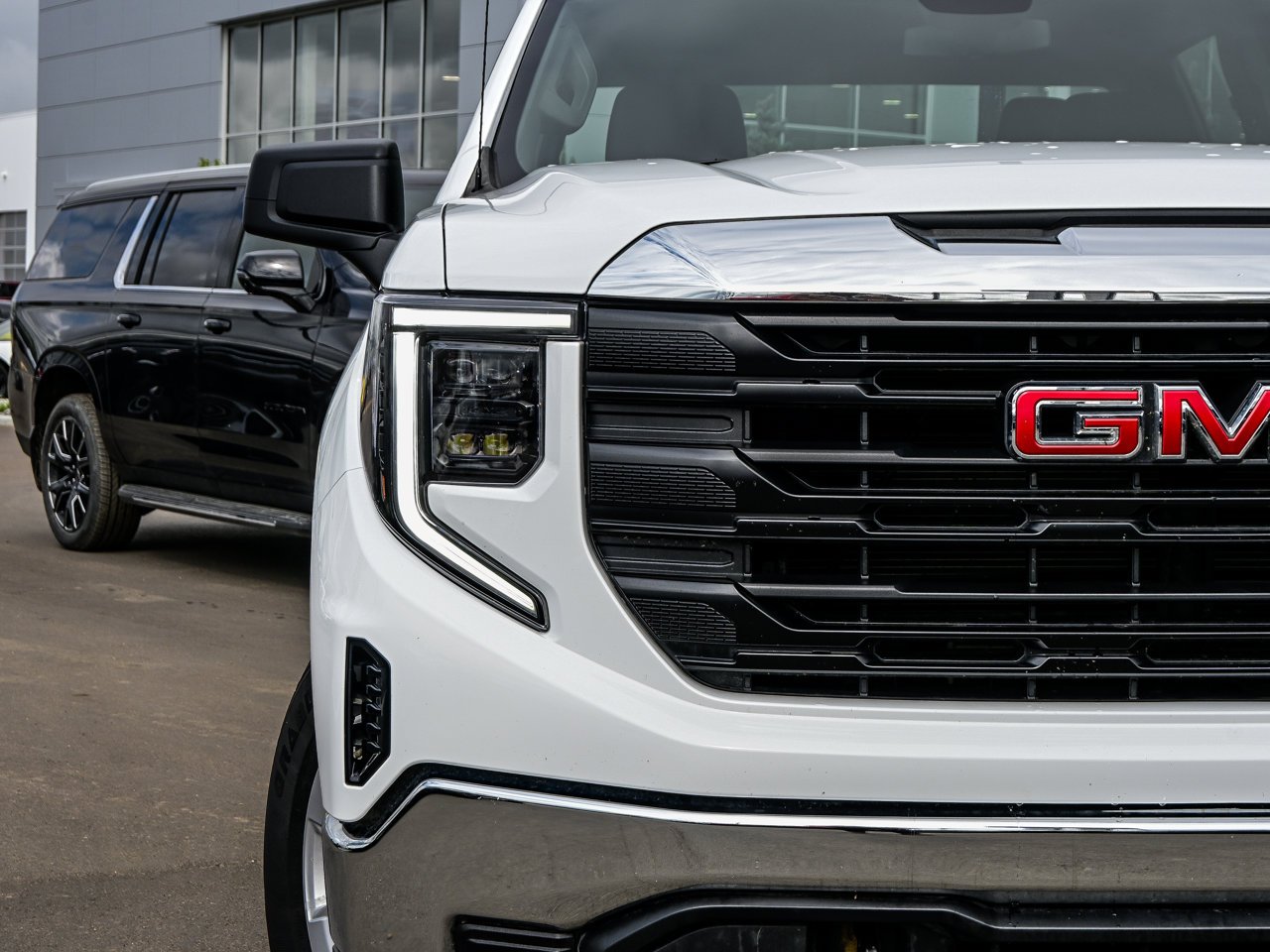 2023 GMC Sierra 1500 4WD Crew Cab 147 Pro White Sherwood Park - photo #4