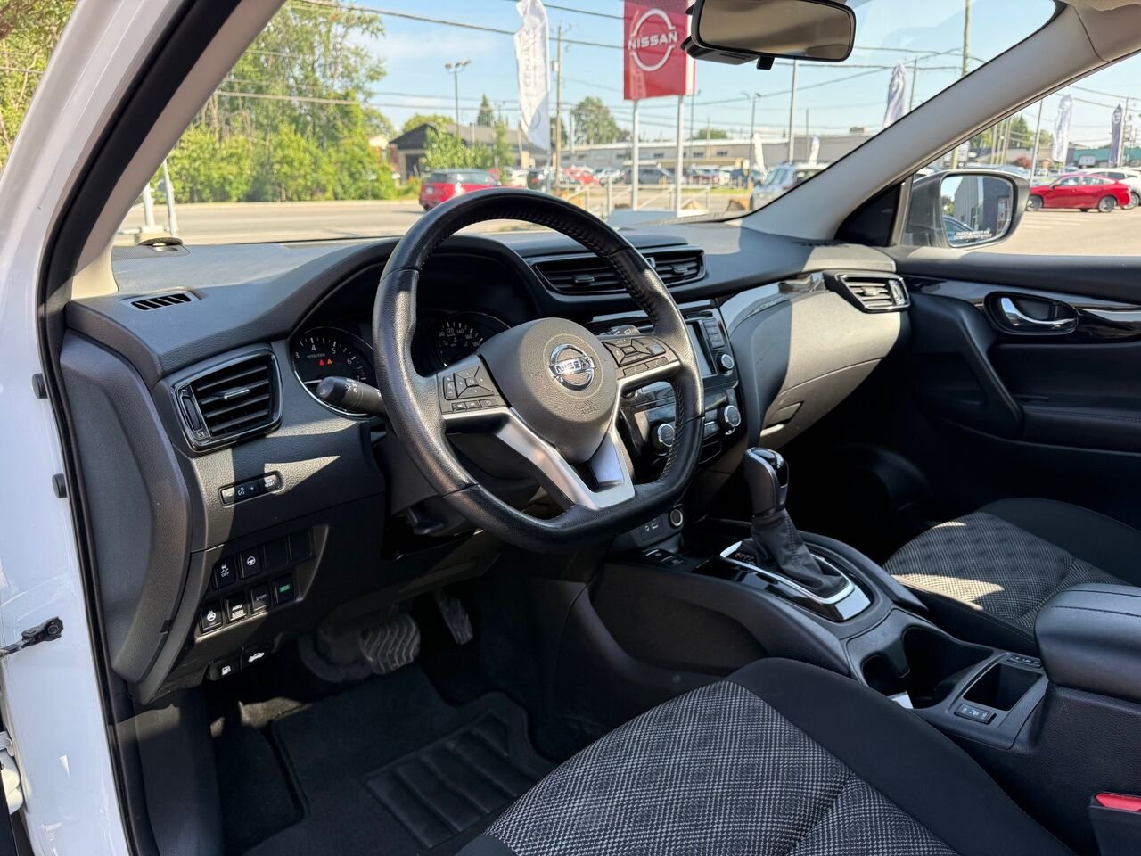 2023 Nissan Qashqai SV AWD White Châteauguay - photo #8
