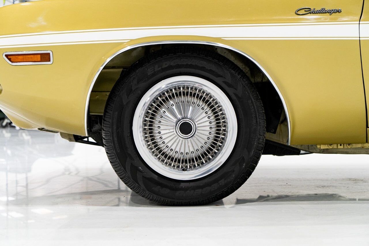 Dodge Challenger *PRIX EN USD* Convertible Fully restored to desirable specifications 1971 Or Montréal - photo #56