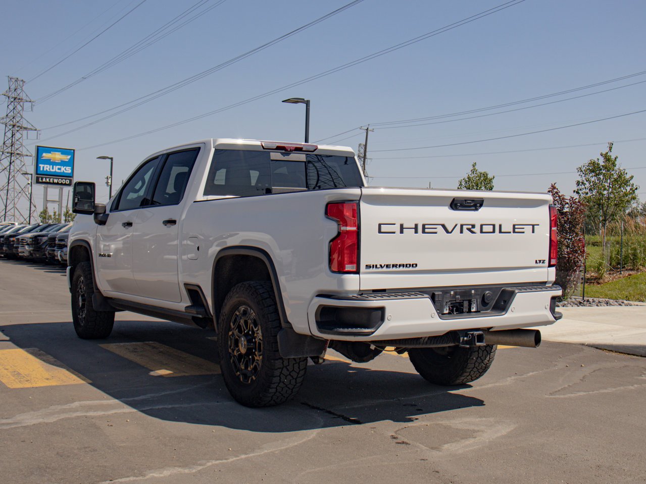 2024 Chevrolet Silverado 3500HD 4WD Crew Cab 159 LTZ White Sherwood Park - photo #7