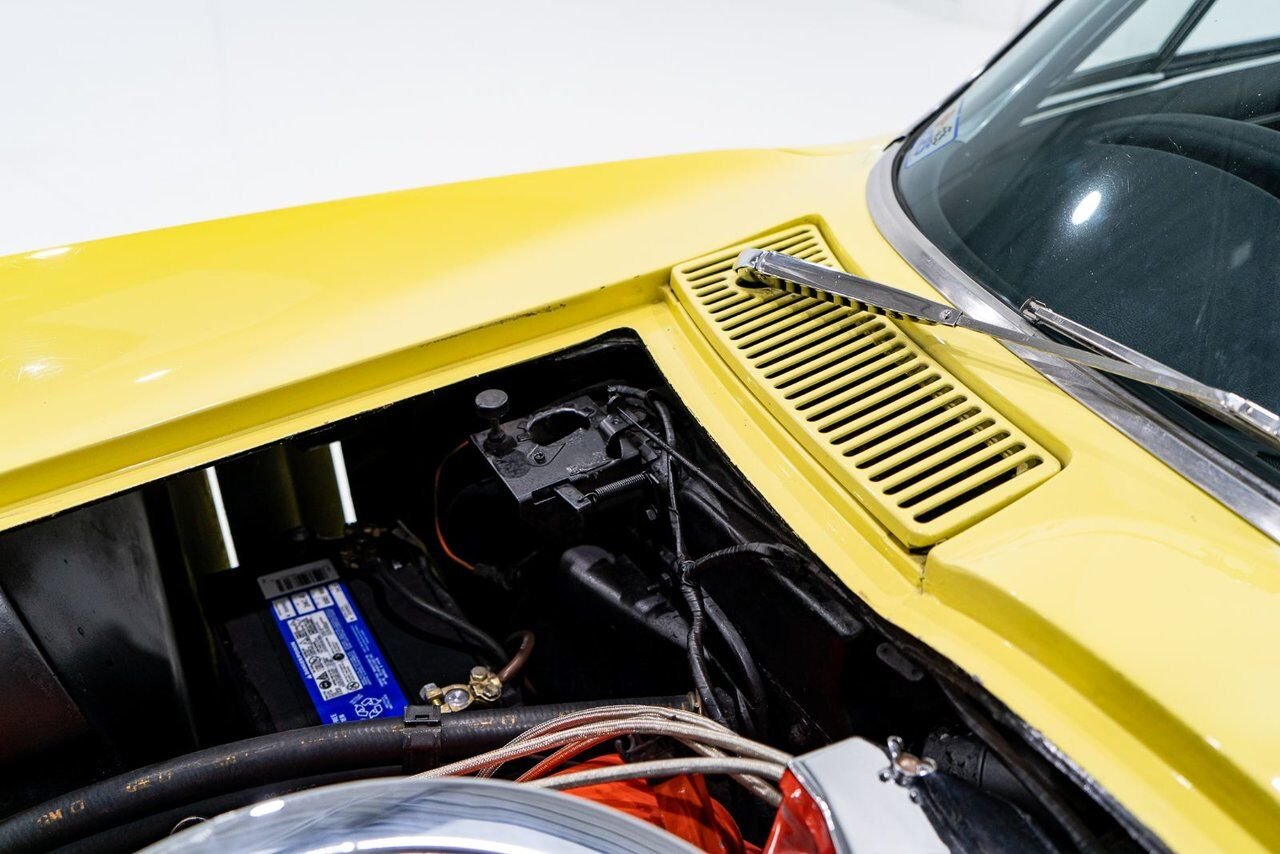 Chevrolet Corvette Matching# 427/425HP IP Code **PRICE IN USD** 1966 Jaune Montréal - photo #19