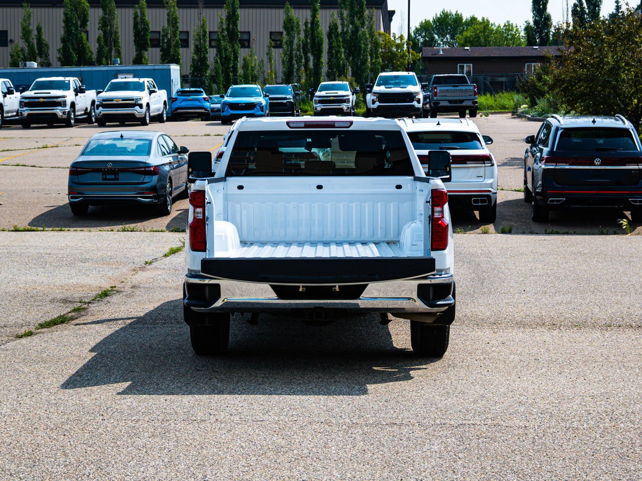 2025 Chevrolet Silverado 1500 4WD Crew Cab 147 LT White Sherwood Park - photo #14