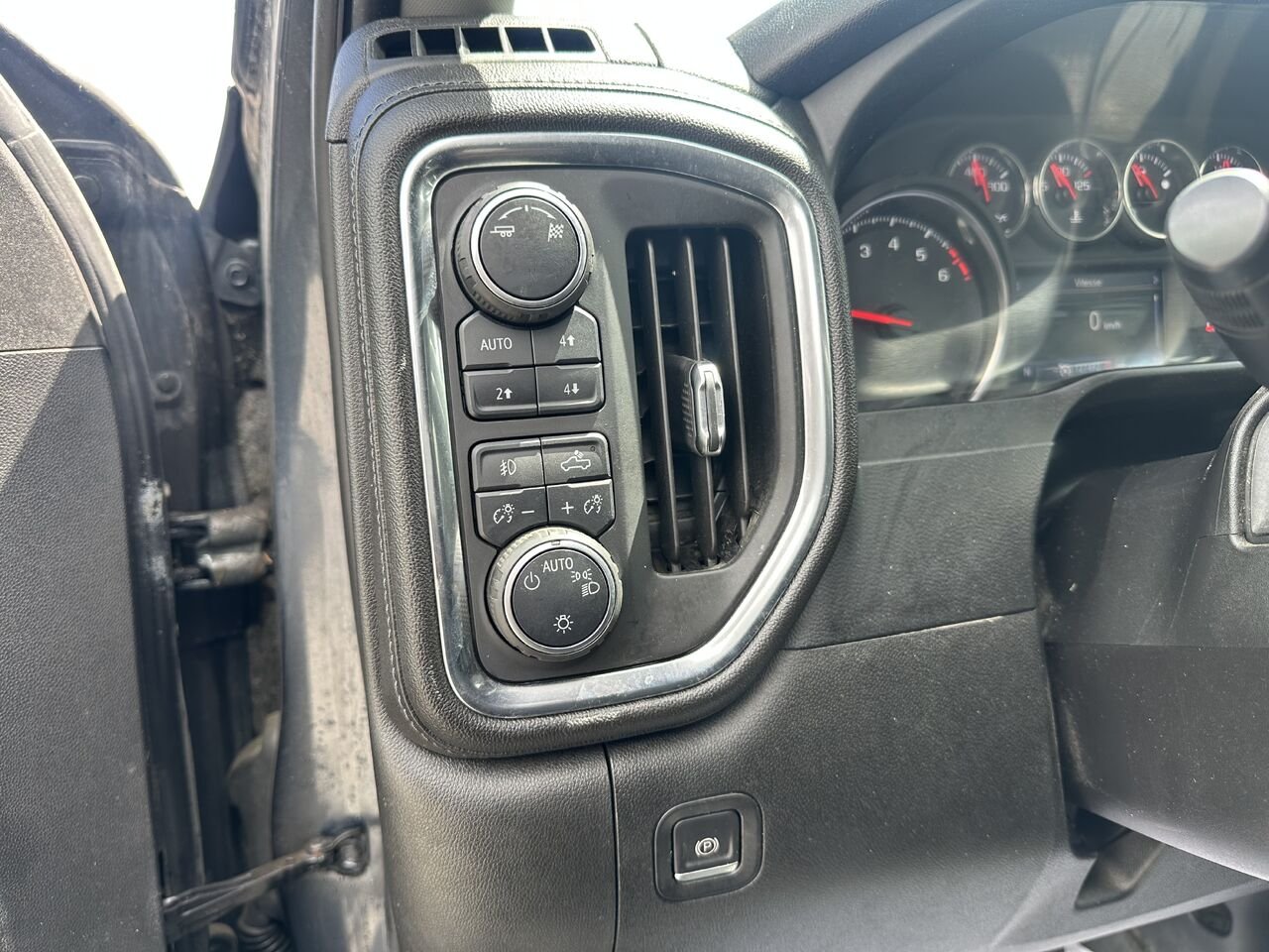 CHEVROLET SILVERADO K1500 RST RST cabine multiplace 4RM 157 po 2019 Bleu Ottawa & Gatineau - photo #3