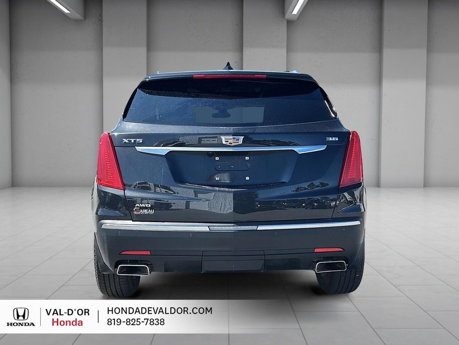2019 Cadillac XT5 2019 Grey