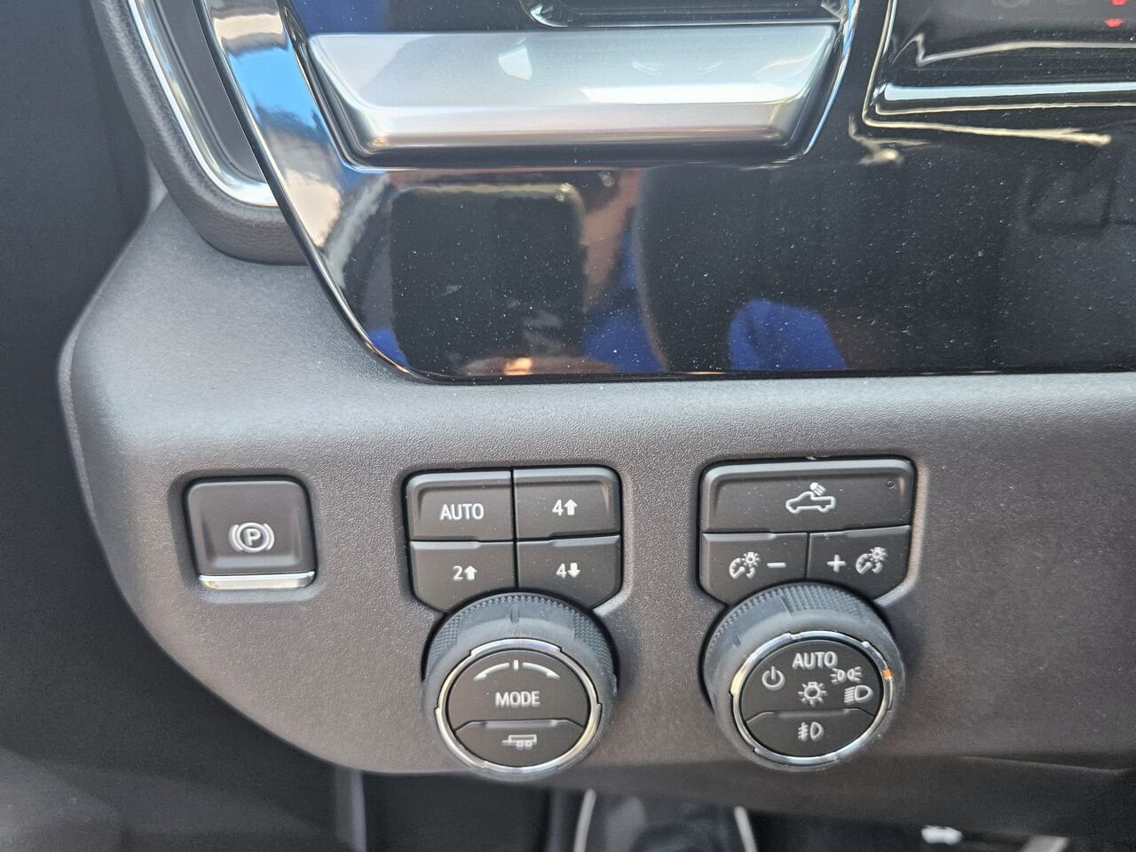 Chevrolet Silverado 1500 RST cabine multiplace 4RM 157 po 2026 Blanc sommet Thetford Mines - photo #19