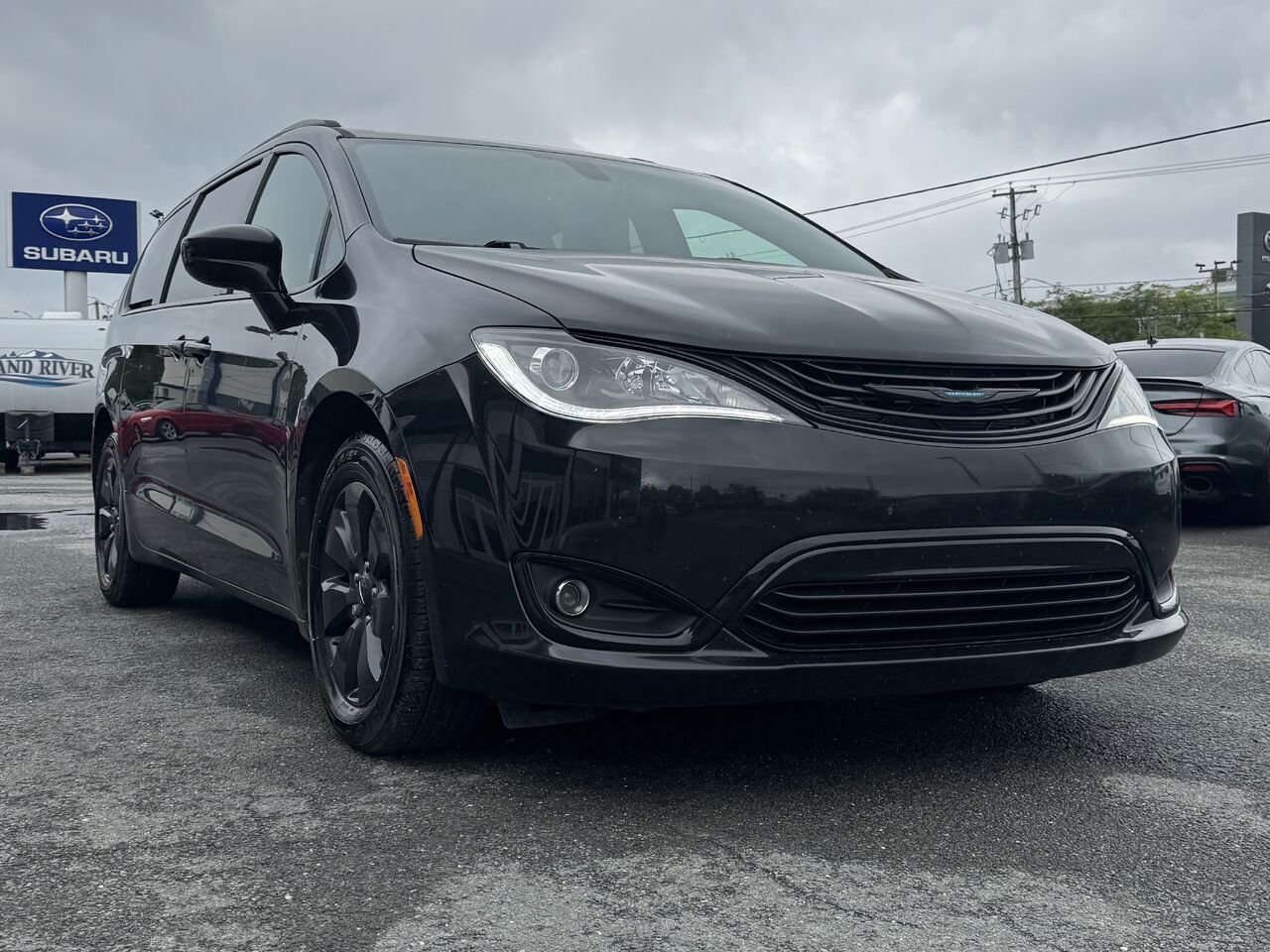 Chrysler Pacifica Hybrid 2019 Noir Granby - photo #8