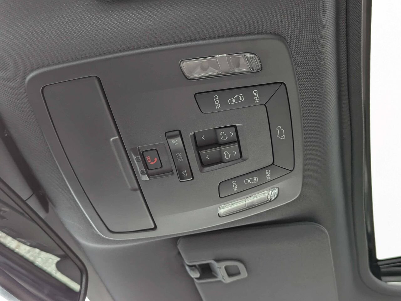 2024 Toyota Sienna 5TDGRKEC8RS203182 Wind Chill Pearl Sherbrooke - photo #19