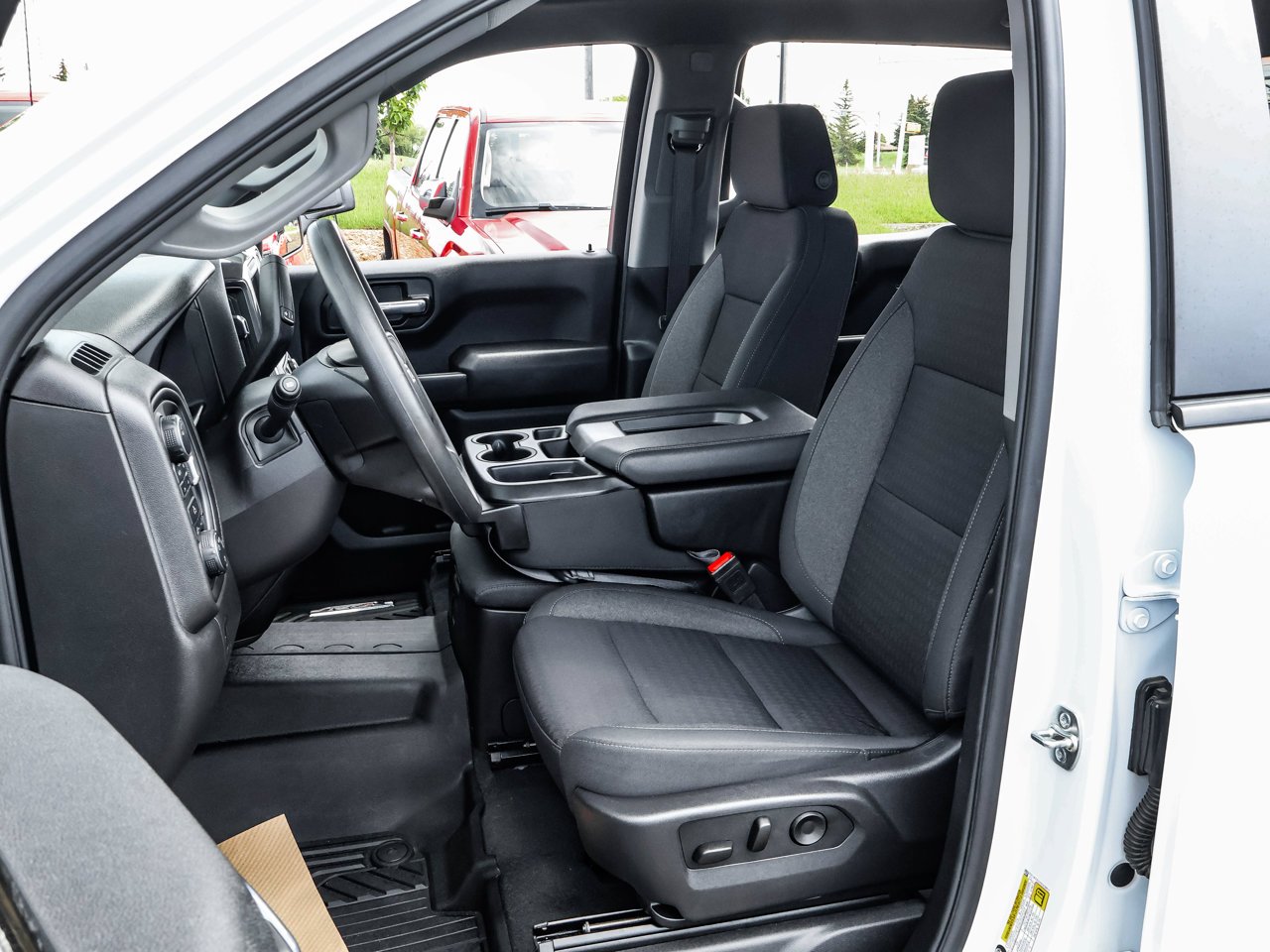 2025 Chevrolet Silverado 1500 4WD Crew Cab 147 Custom Trail Boss White Sherwood Park - photo #13