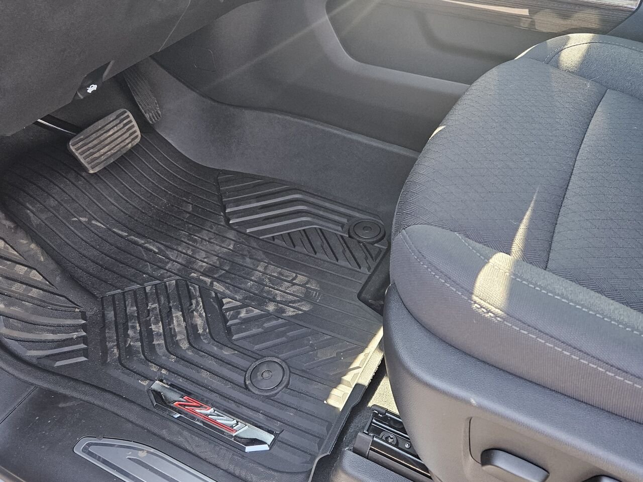 Chevrolet Silverado 1500 RST cabine multiplace 4RM 157 po 2026 Blanc sommet Thetford Mines - photo #11