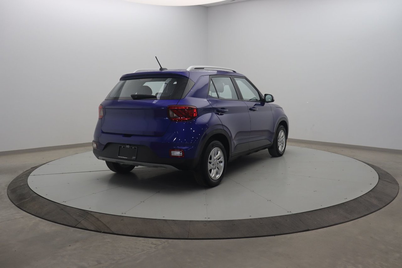 2023 Hyundai Venue VIN KMHRC8A38PU235119 Blue Baie-Comeau - photo #3