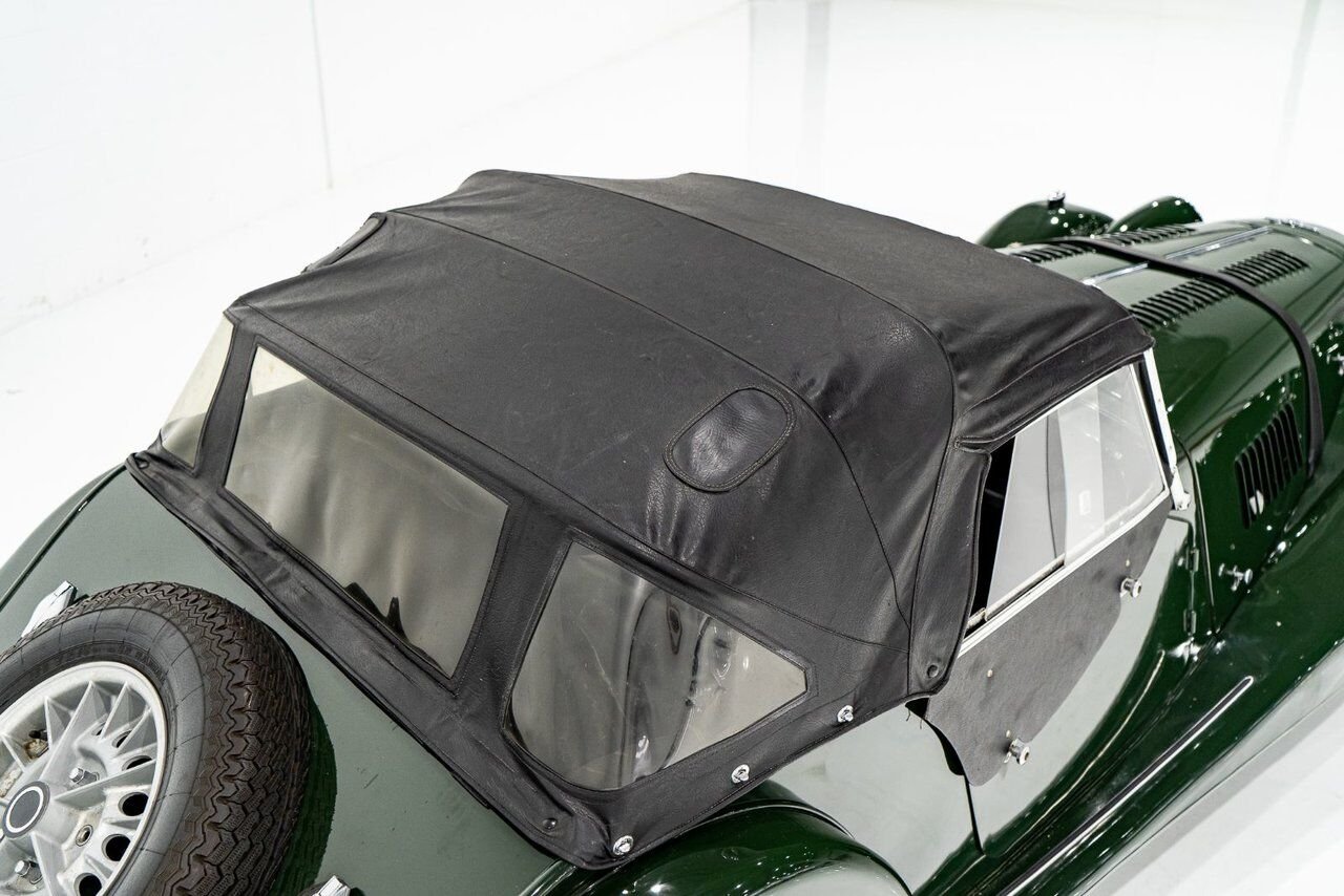 1970 Morgan Plus 8 Unrestored with only 7137km (4435miles) | PRIX EN USD Green Montreal - photo #39
