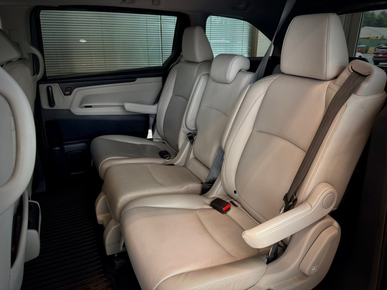 2019 Honda Odyssey Silver Notre-Dame-des-Prairies - photo #23