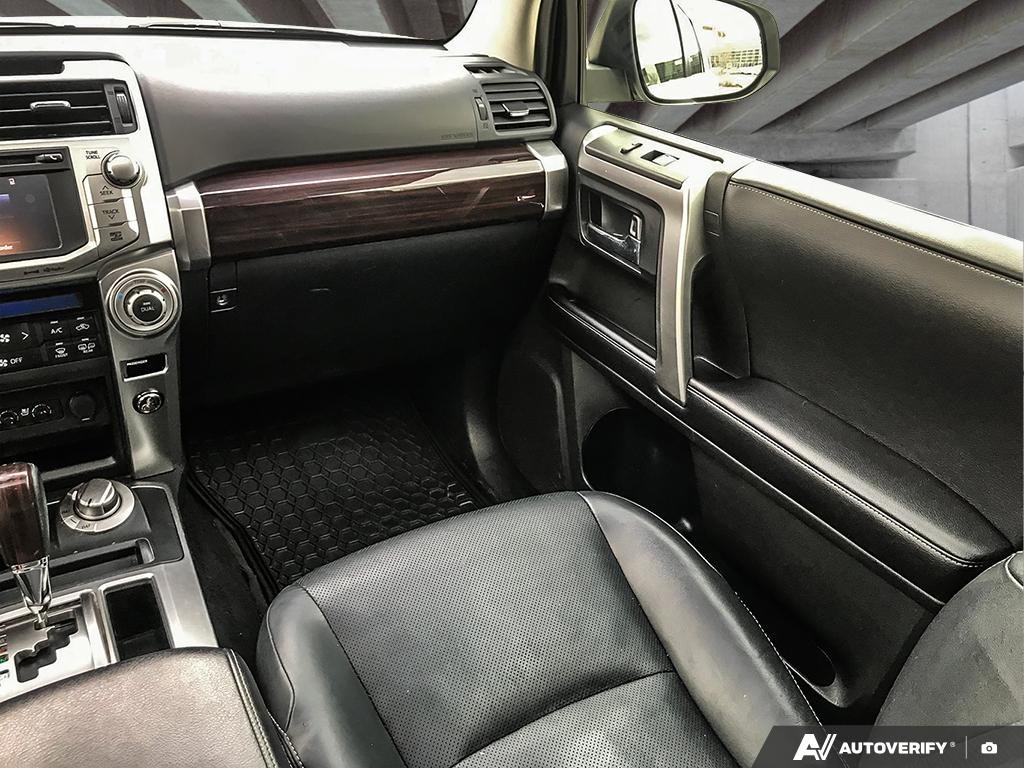 2017 Toyota 4Runner 2600678A | SR5 White Edmonton - photo #24