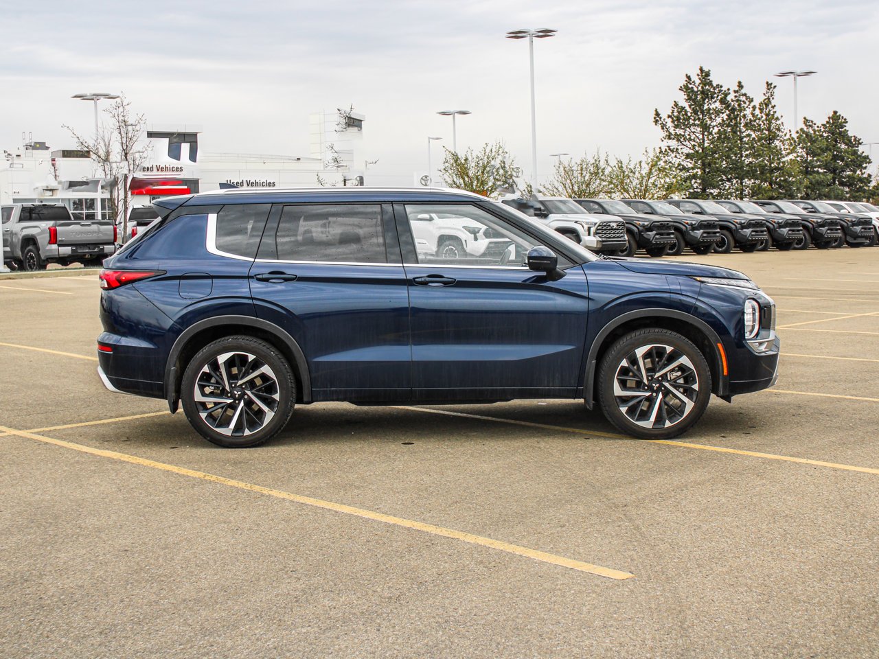 2024 Mitsubishi Outlander GT S-AWC Blue Sherwood Park - photo #9