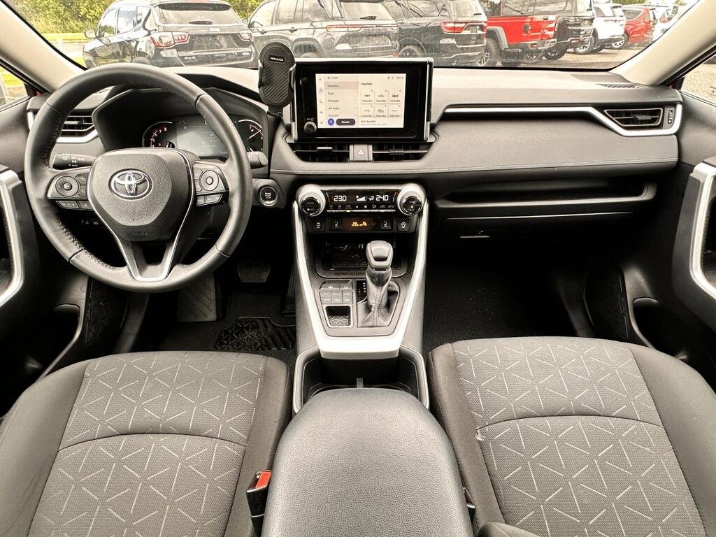 2024 Toyota RAV4 Red Saint-Basile-le-Grand - photo #18