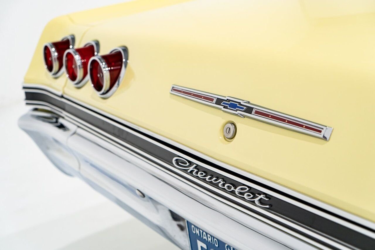 1965 Chevrolet Impala SS *PRIX EN USD* 396/325HP 4spd frame off restoration Yellow Montreal - photo #70