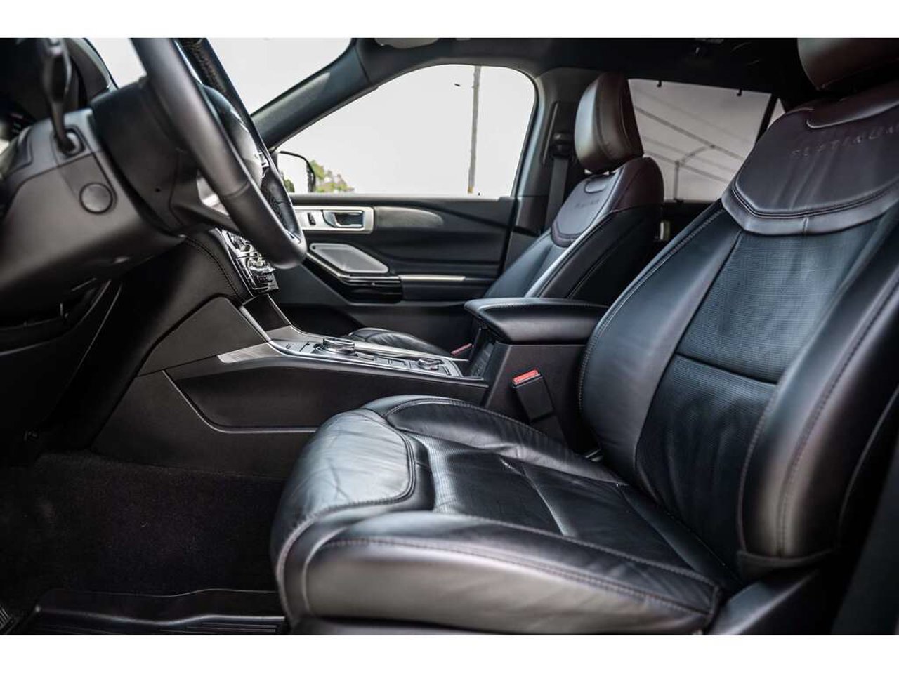 2023 Ford Explorer White Sainte-Julienne - photo #18