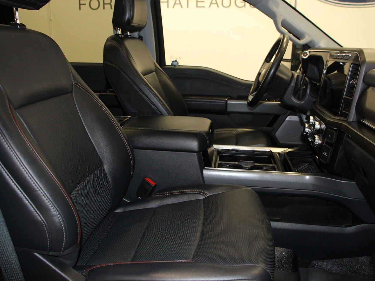 2024 Ford Super Duty F-250 SRW LARIAT F250 LARIAT CREW CAB Black Châteauguay - photo #5