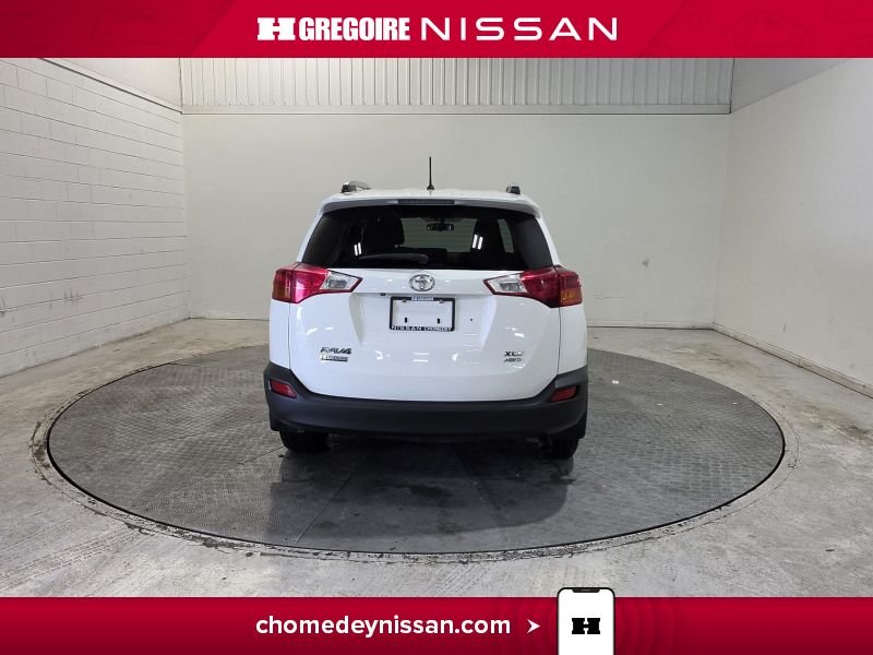 2013 Toyota Rav 4 White Laval - photo #14