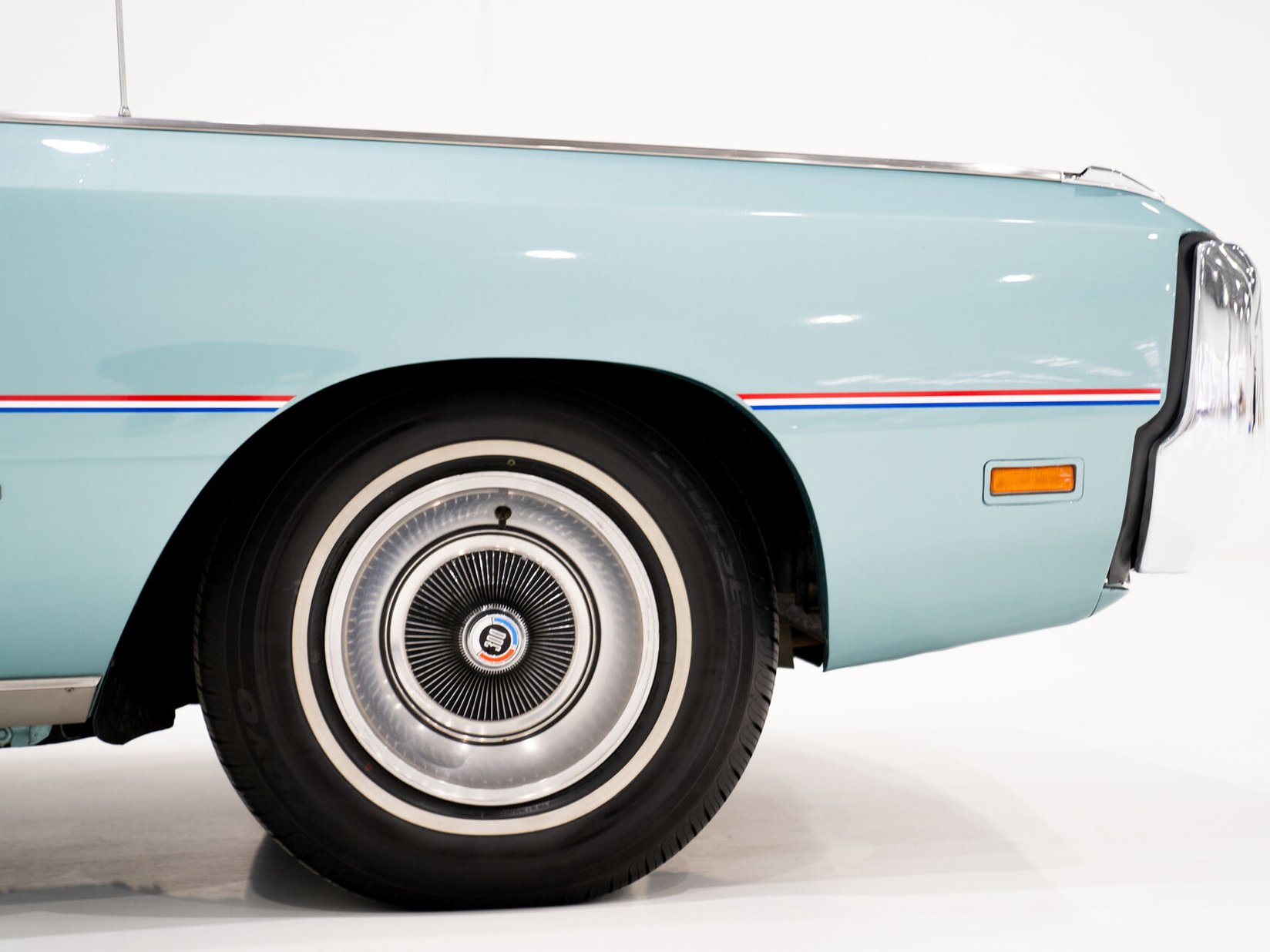 Chrysler 300 1969 Bleu Montréal - photo #35
