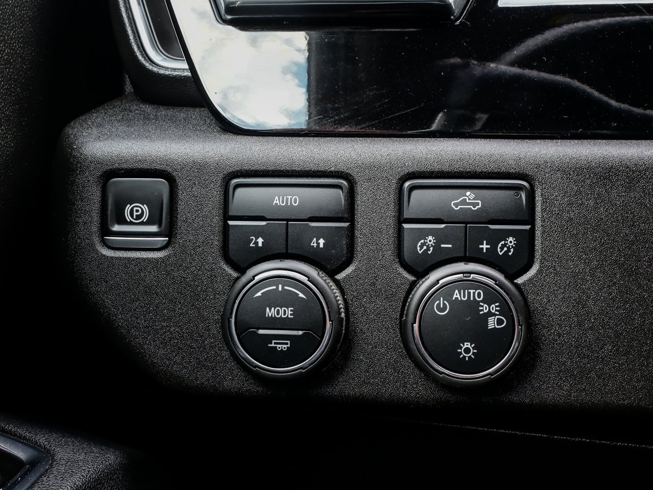 2025 Chevrolet Silverado 1500 4WD Crew Cab 147 LT Grey Sherwood Park - photo #18