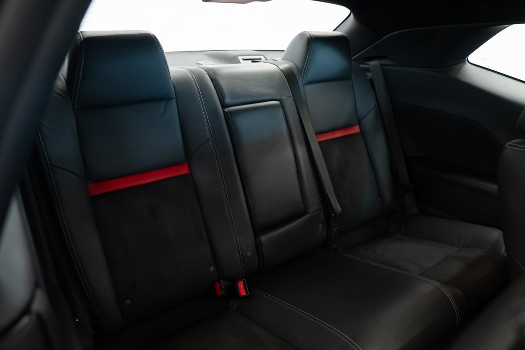 2010 Dodge Challenger Coupé 2 portes SRT8 MANUAL *PRICE IN USD* Red Kirkland - photo #21