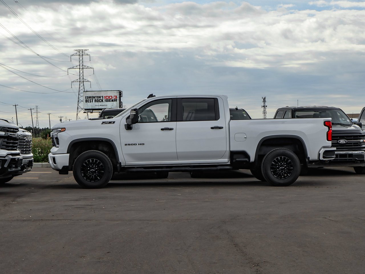 2024 Chevrolet Silverado 2500HD 4WD Crew Cab 159 LT White Sherwood Park - photo #4